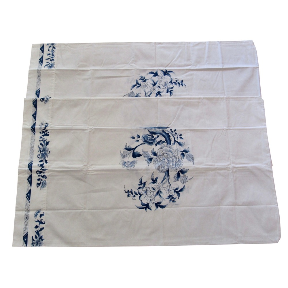 New Ralph Lauren Porcelain Medallion Standard Blue White Pillowcases Set Of 2 - Picture 4 of 6